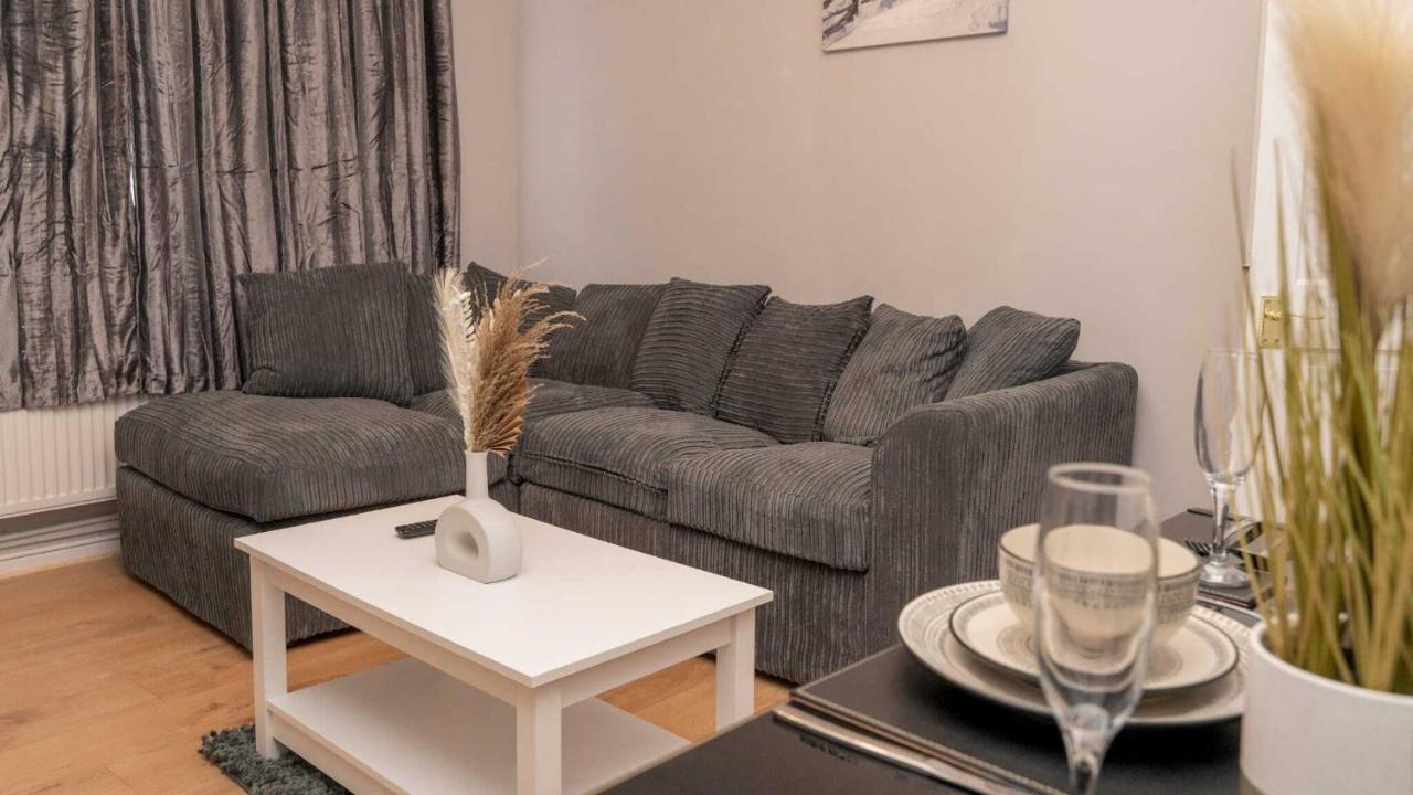 Cosy 2 Bedroom Home In 考文垂 外观 照片